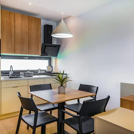 Apartment H55 *